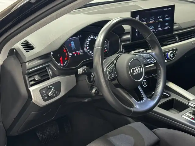 Audi A4 view 10