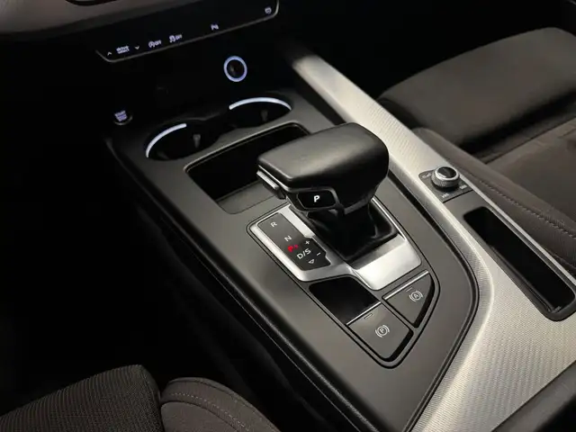Audi A4 view 15