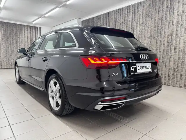 Audi A4 view 6