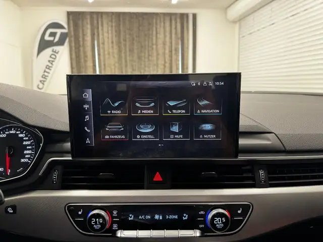 Audi A4 view 18