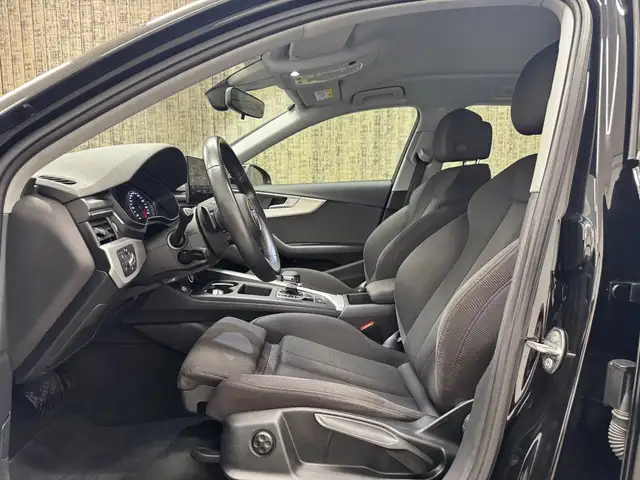 Audi A4 view 9