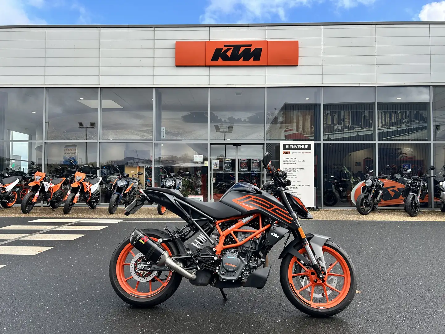 KTM 125 Duke Noir - 1