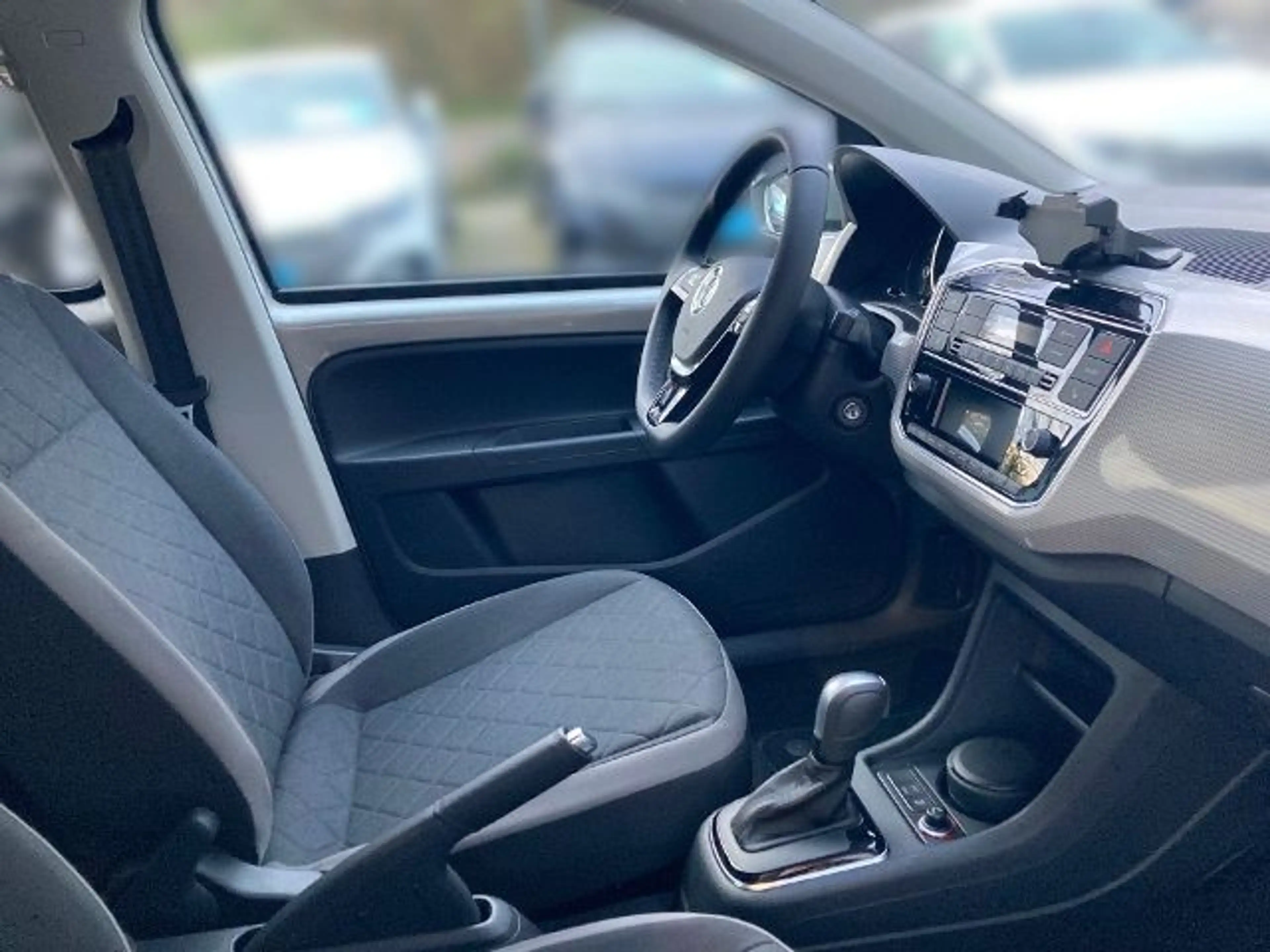 Volkswagen e-up! Edition LM KLIMA RADIO — photo 15