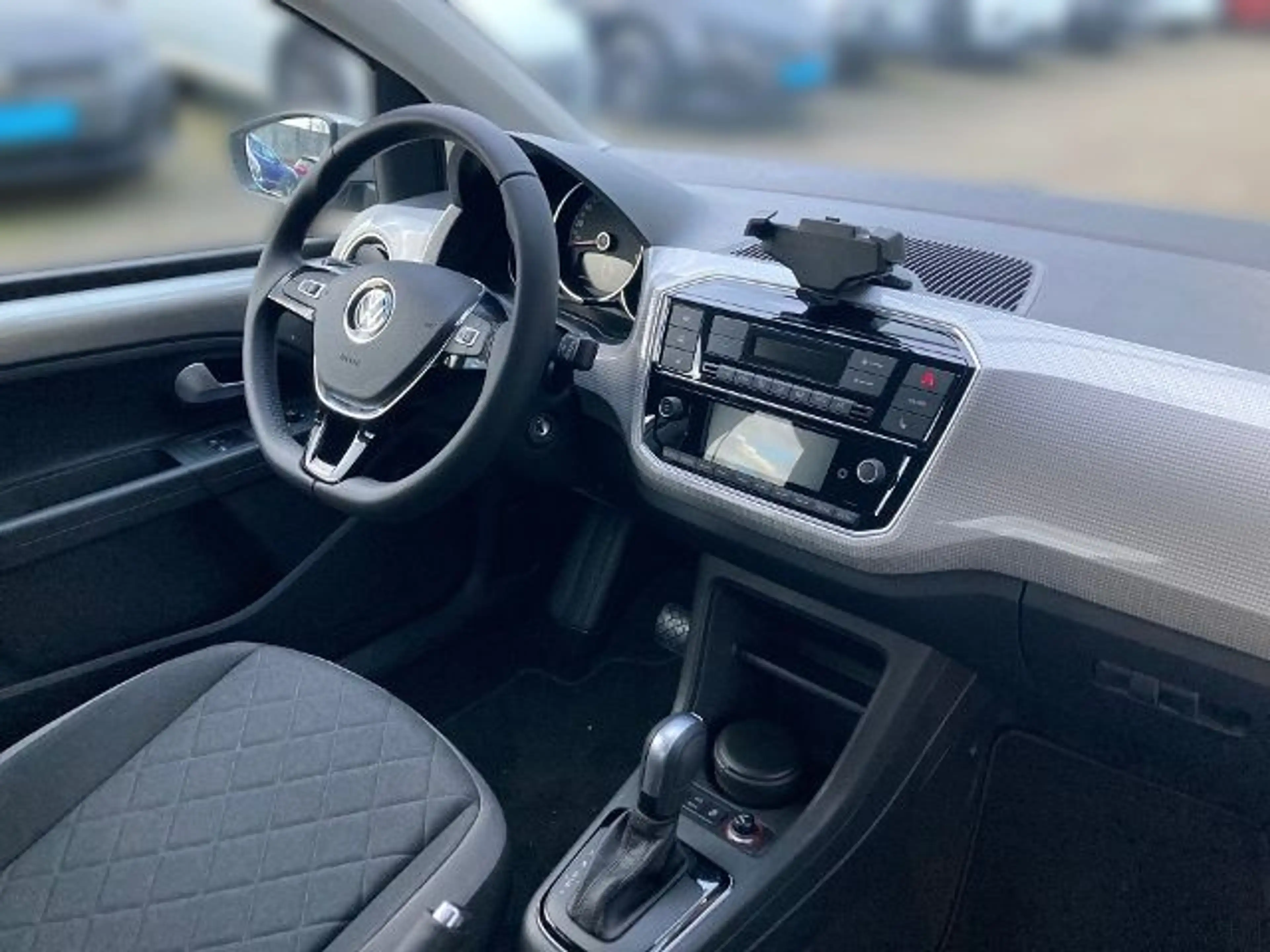 Volkswagen e-up! Edition LM KLIMA RADIO — photo 14
