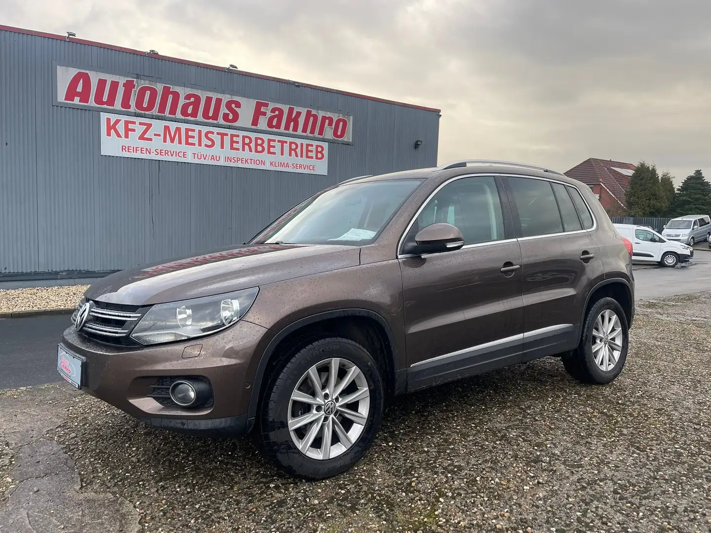 Volkswagen Tiguan Track 2.0 TDI BMT 4Motion **Alcantara, DSG, AHK** Braun - 1