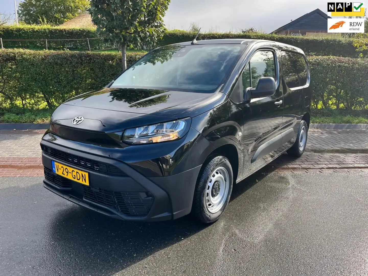 Toyota Proace City 10Jaar Garantie, Navi, pdc BPM VRIJ ! NIEUW Zwart - 1