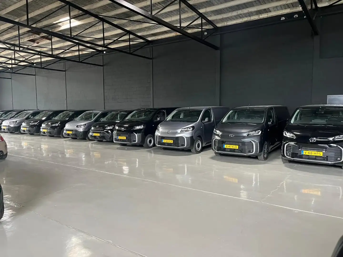 Toyota Proace City 10Jaar Garantie, Navi, pdc BPM VRIJ ! NIEUW Zwart - 2