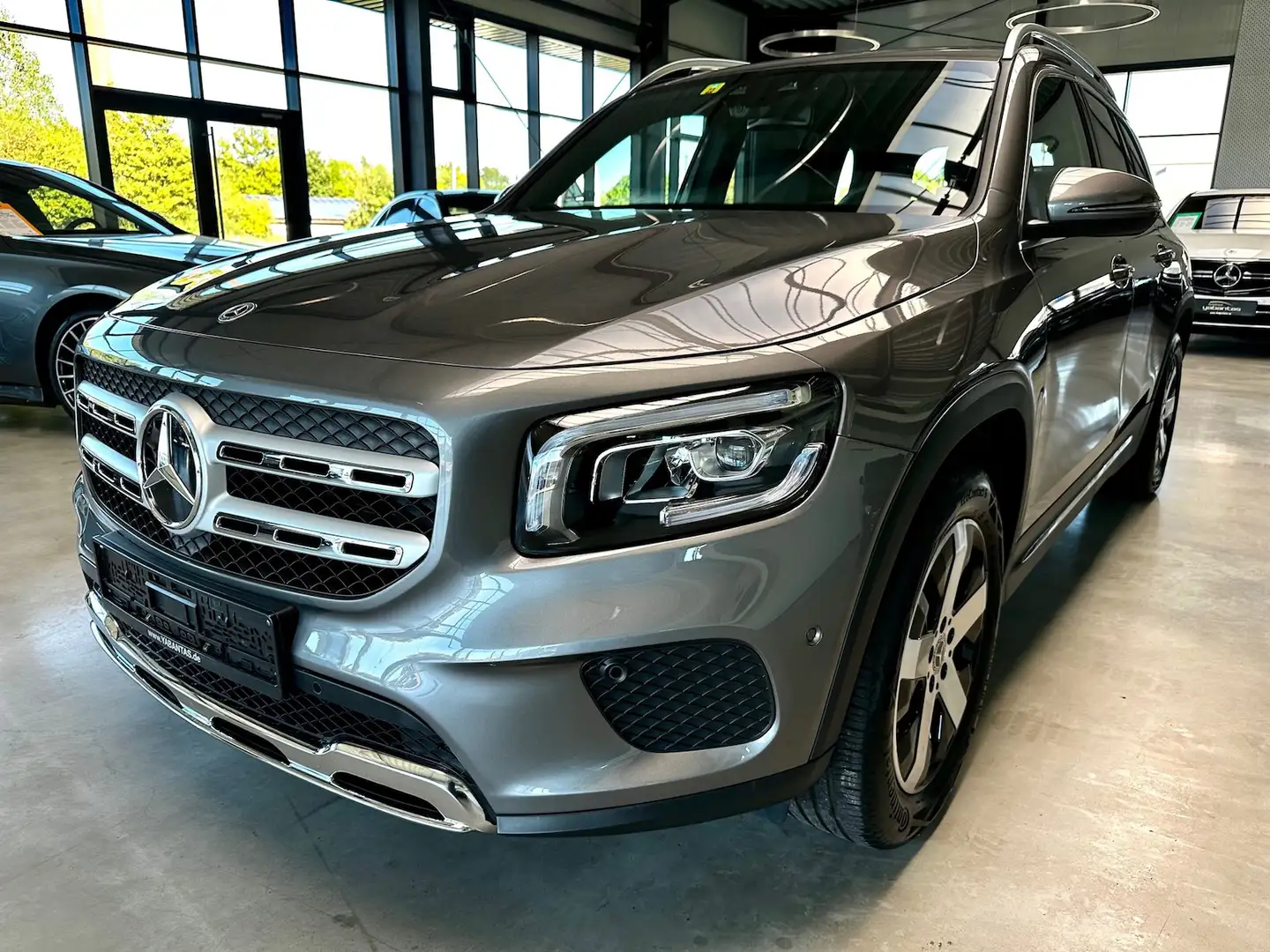 Mercedes-Benz GLB 180 d Progressive TEMPOMAT Spurhalte-Assistent Gris - 1