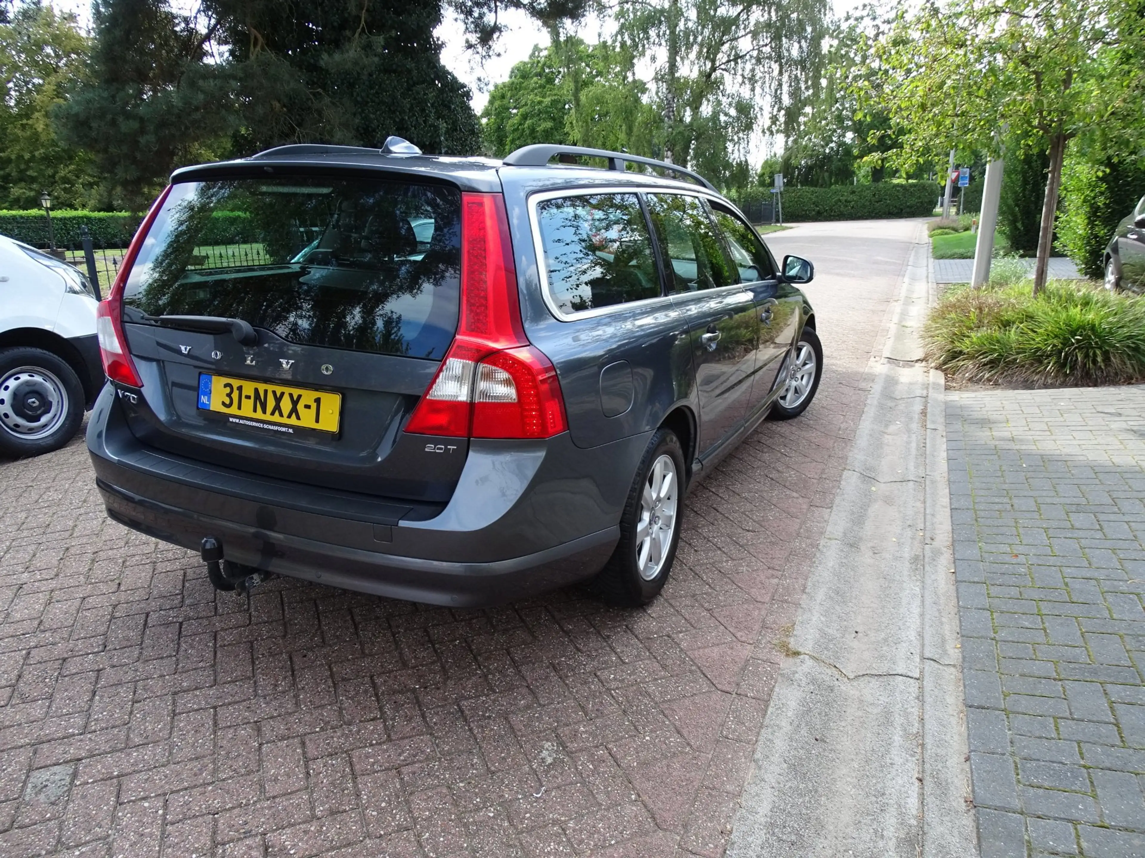 Volvo V70 2.0T Kinetic — photo 5