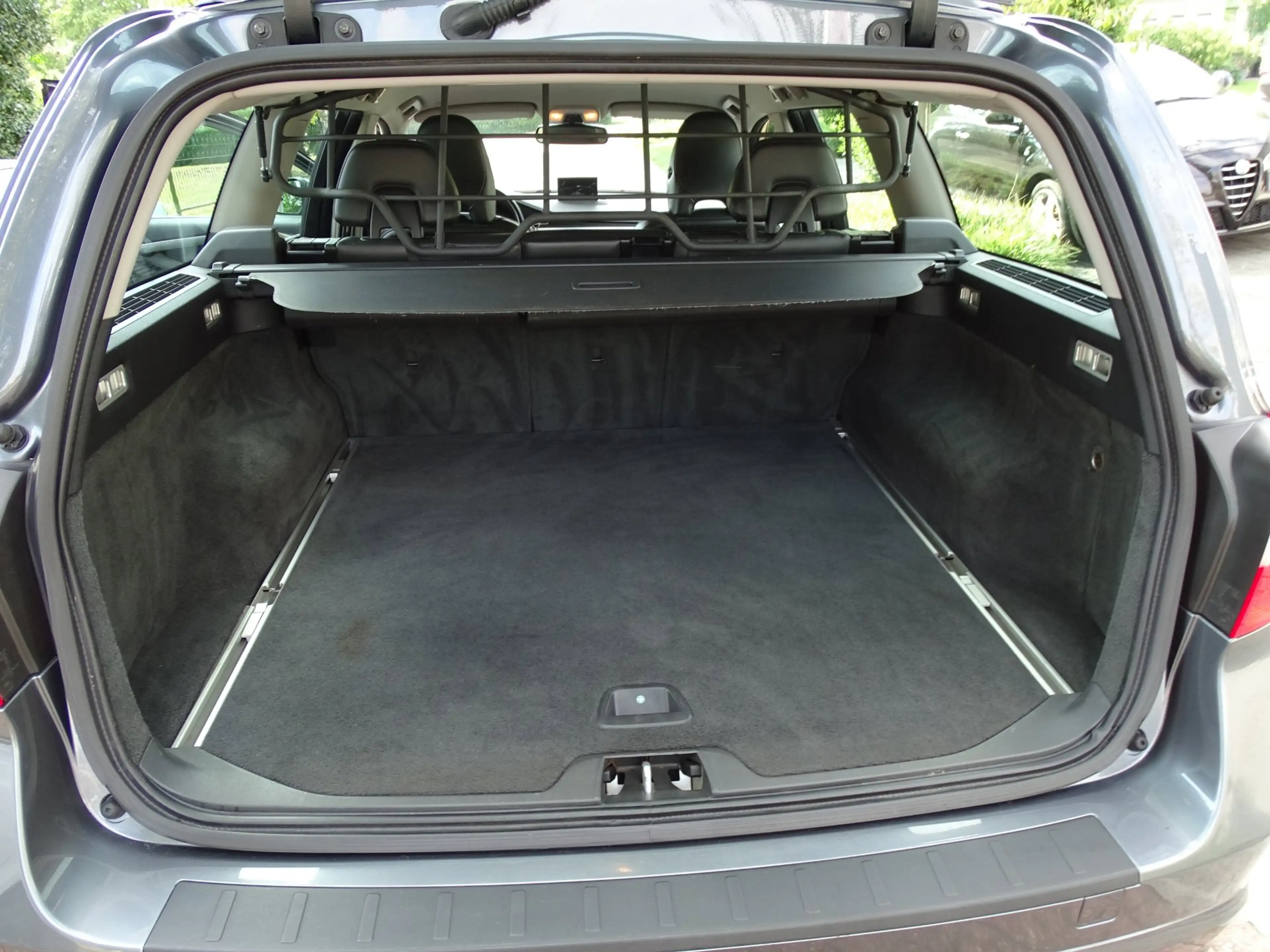Volvo V70 2.0T Kinetic — photo 12