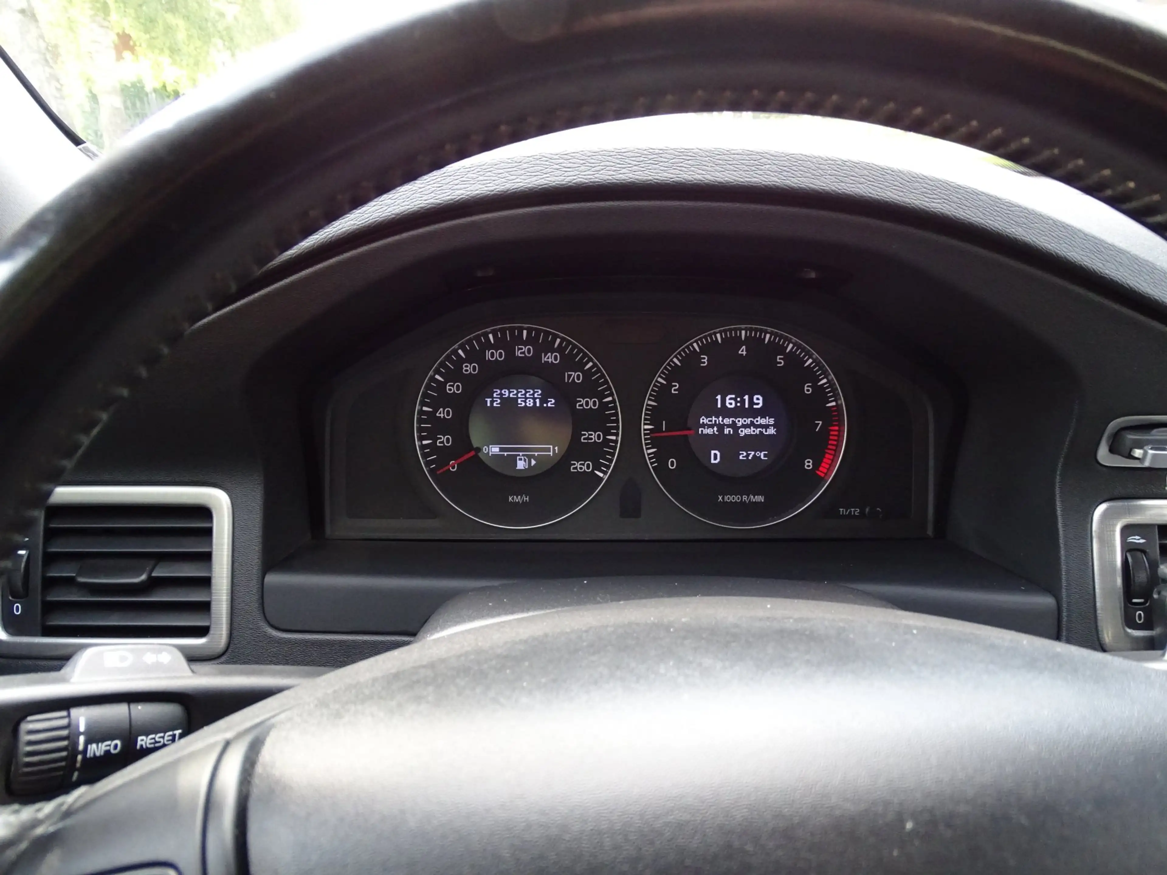 Volvo V70 2.0T Kinetic — photo 15
