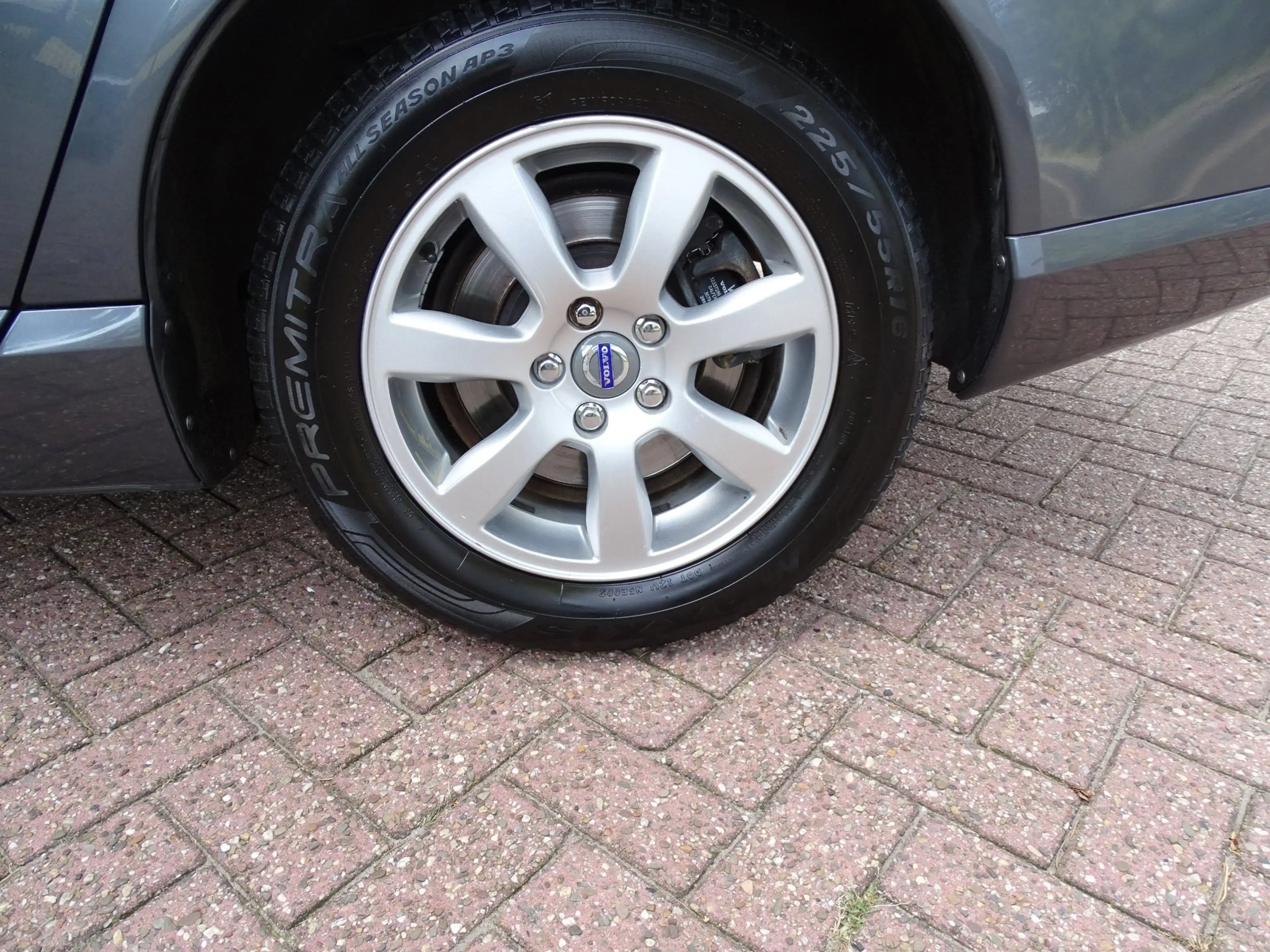 Volvo V70 2.0T Kinetic — photo 23