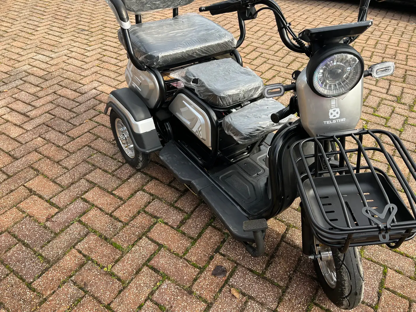 Sonstige Marken Dreisitzige Elektrodreirad Schwarz - 1