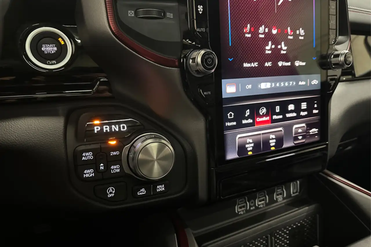 RAM 1500 снимка RAM 1500