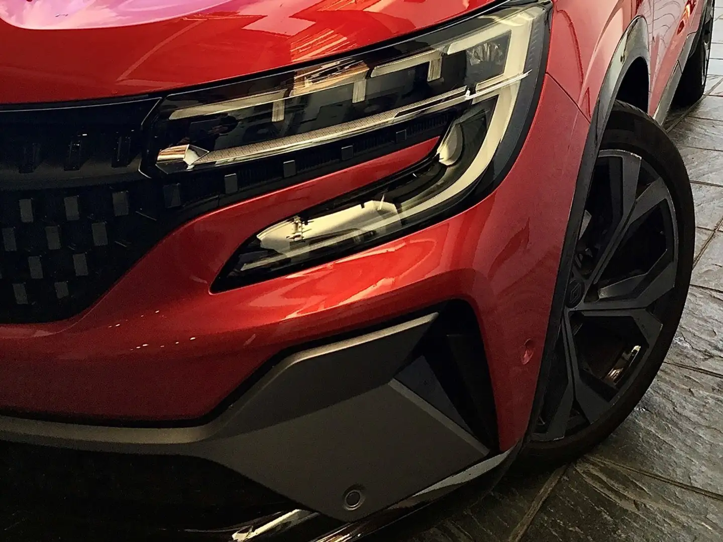 Renault Austral 1.2 E-Tech Híbrido Iconic Esprit Alpine 146kW Rojo - 2