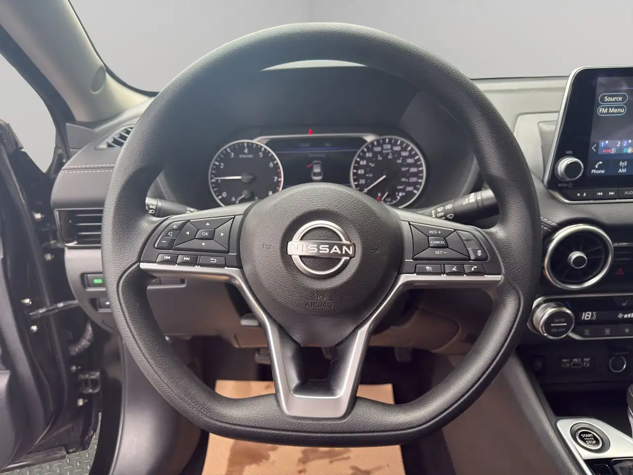 Nissan Sentra снимка Nissan Sentra