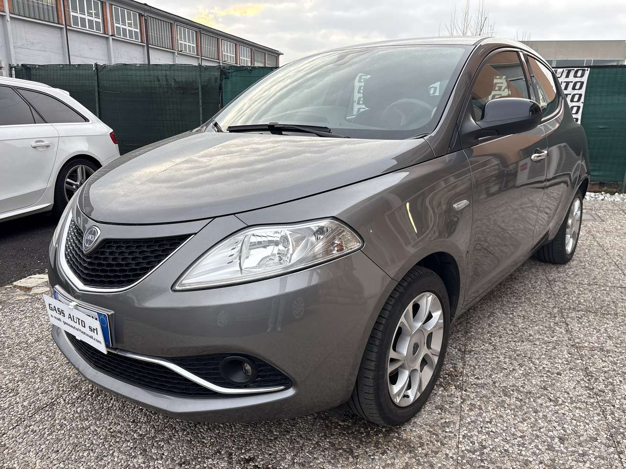 Lancia Ypsilon 1.2 Gold 69cv