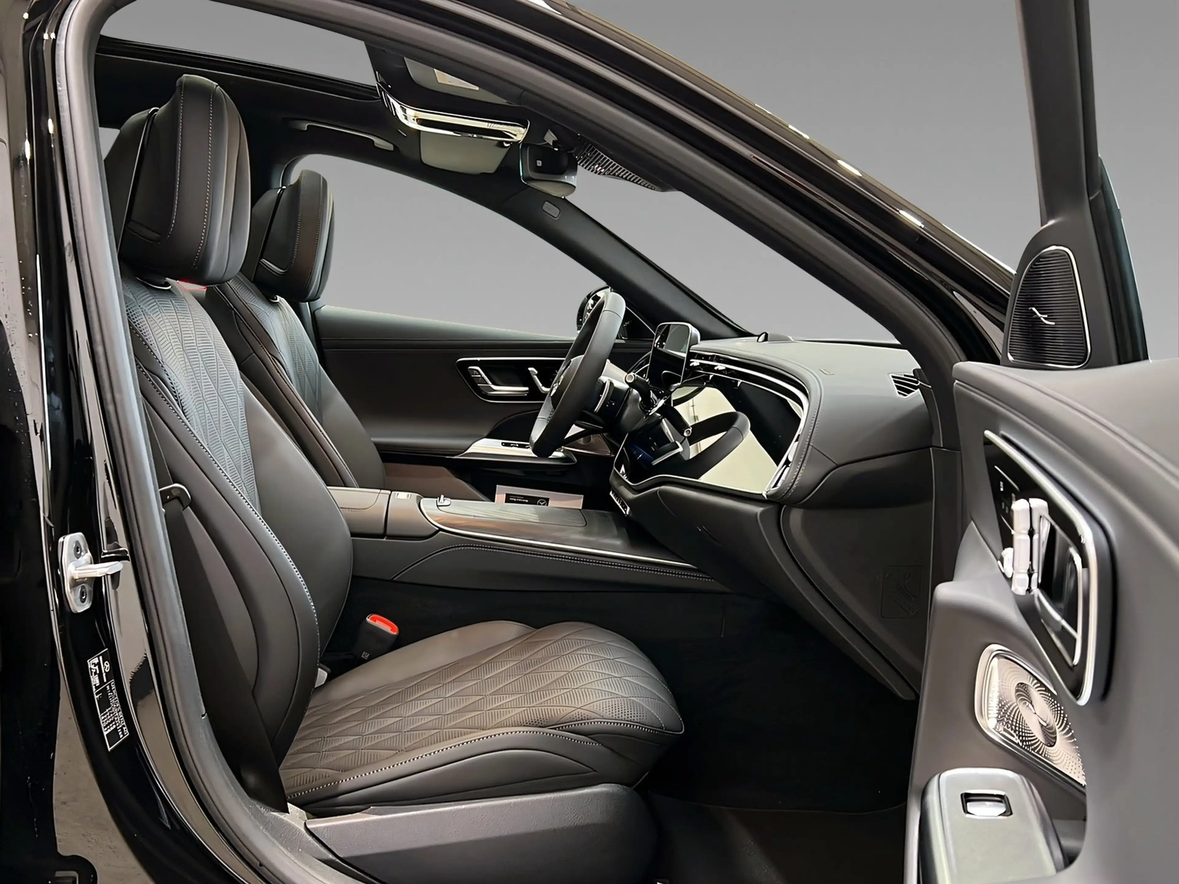 Mercedes-Benz E 450 d 4M T AMG+DISTRO+NIGHT+Burme+HuD+AHK+360° — photo 14