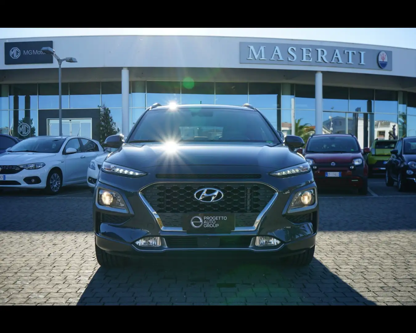 Hyundai KONA 1.6 CRDi XPossible Safety Pack Gris - 2