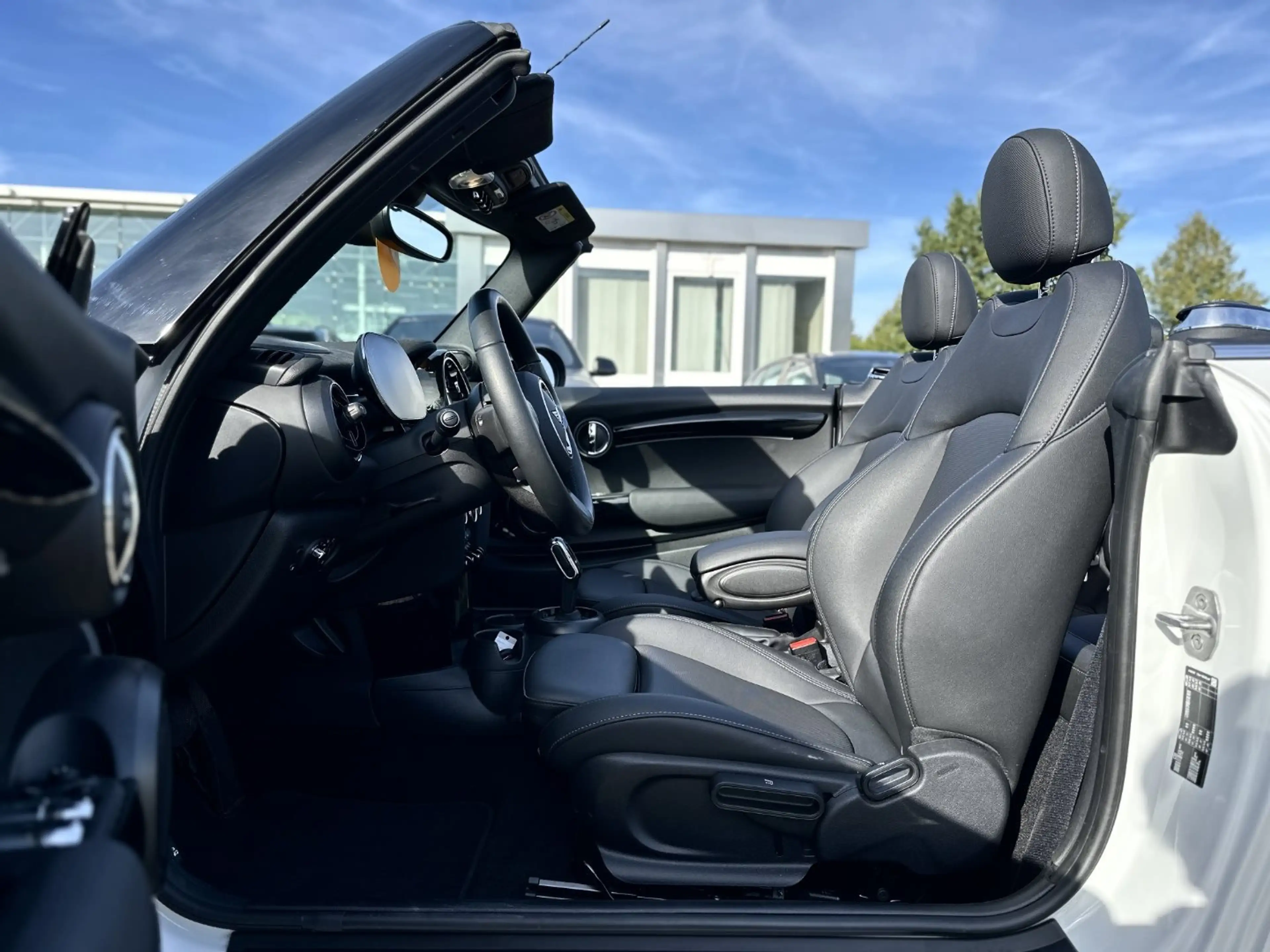 MINI Cooper Cabrio Cooper Cabrio Head-Up HK HiFi DAB LED RFK Navi — photo 11