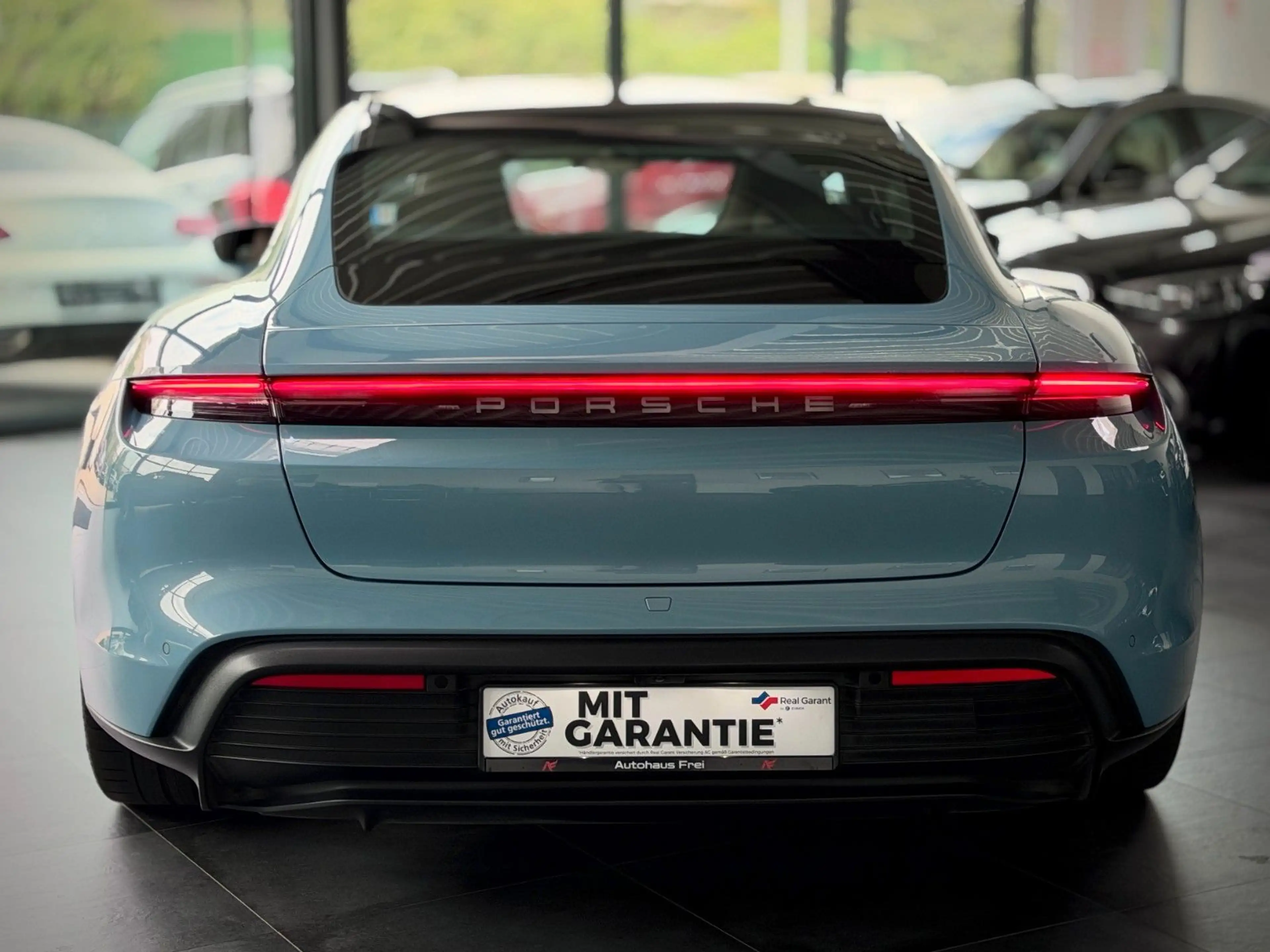 Porsche Taycan Beifahrer-Display*BurmesterHighEnd*Bronze — photo 10