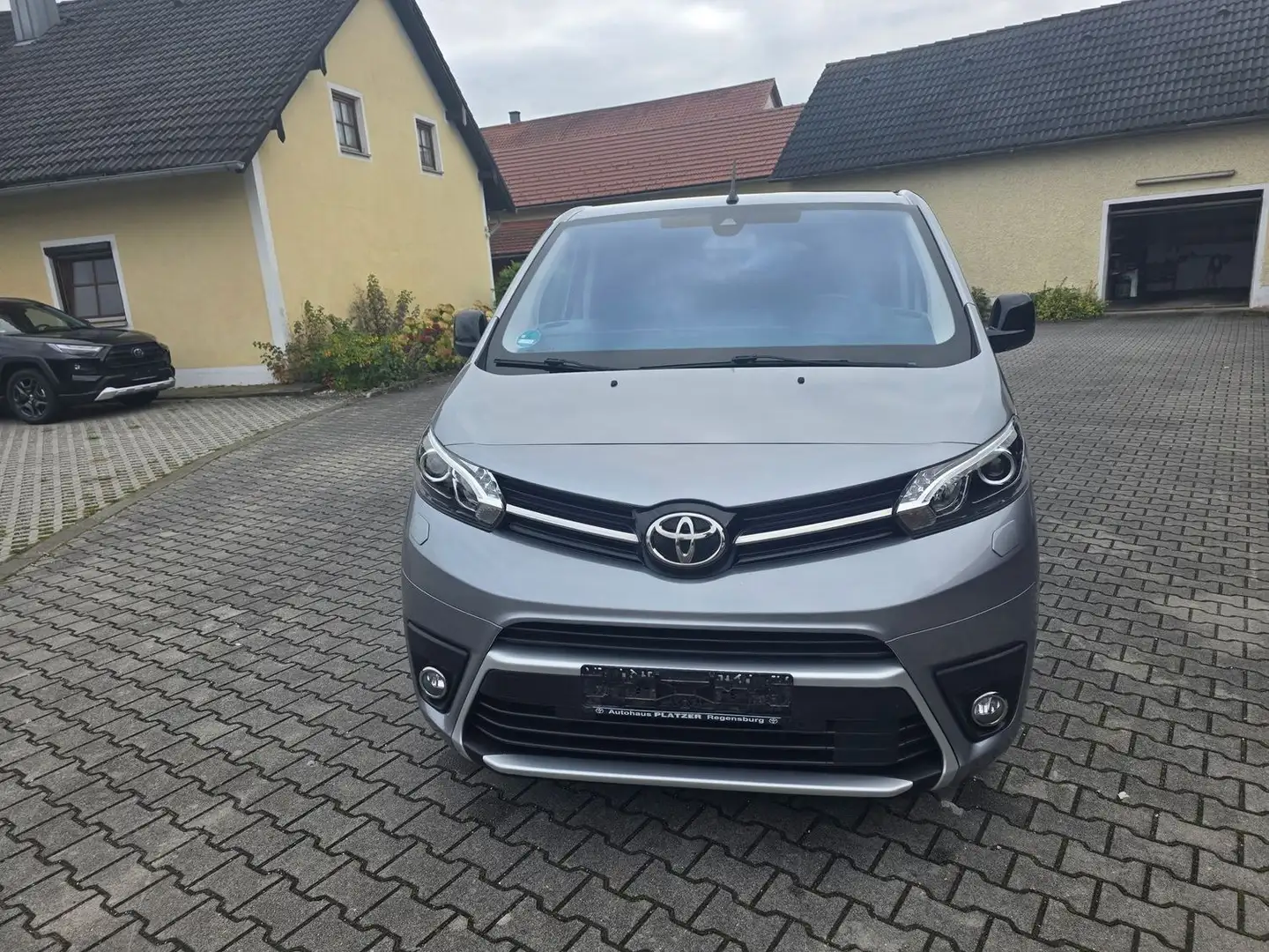 Toyota Proace L1 Executive++Automatik,Leder,Navi,++ Silber - 2