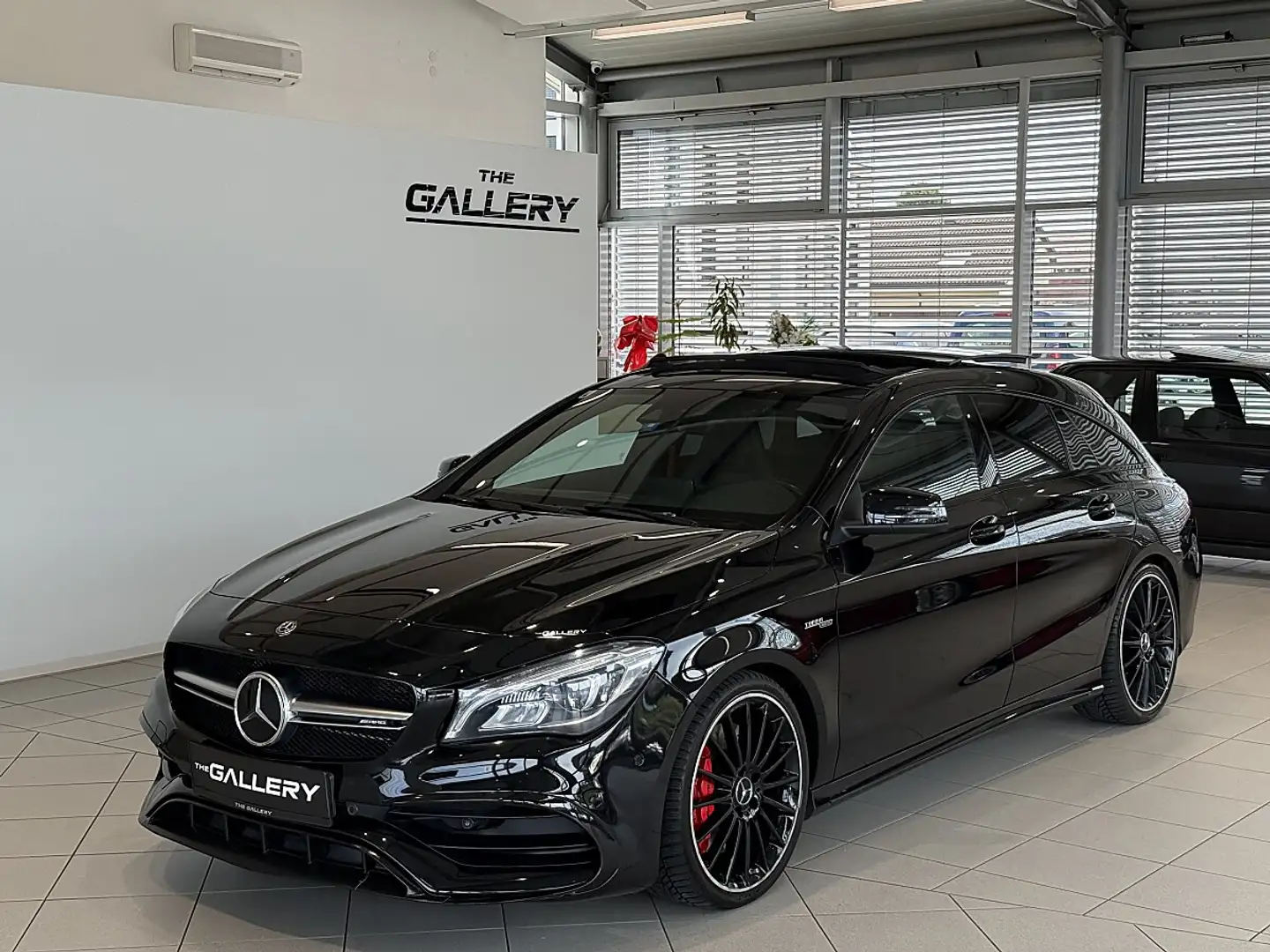 Mercedes-Benz CLA 45 AMG Shooting Brake 4MATIC Aut.*Panorama*Kamera*Memory Schwarz - 1