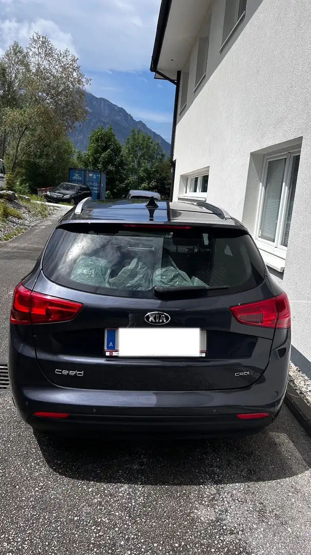 Kia Ceed SW / cee'd SW cee'd SW 1,4 CRDi SilberSilber Šedá - 2