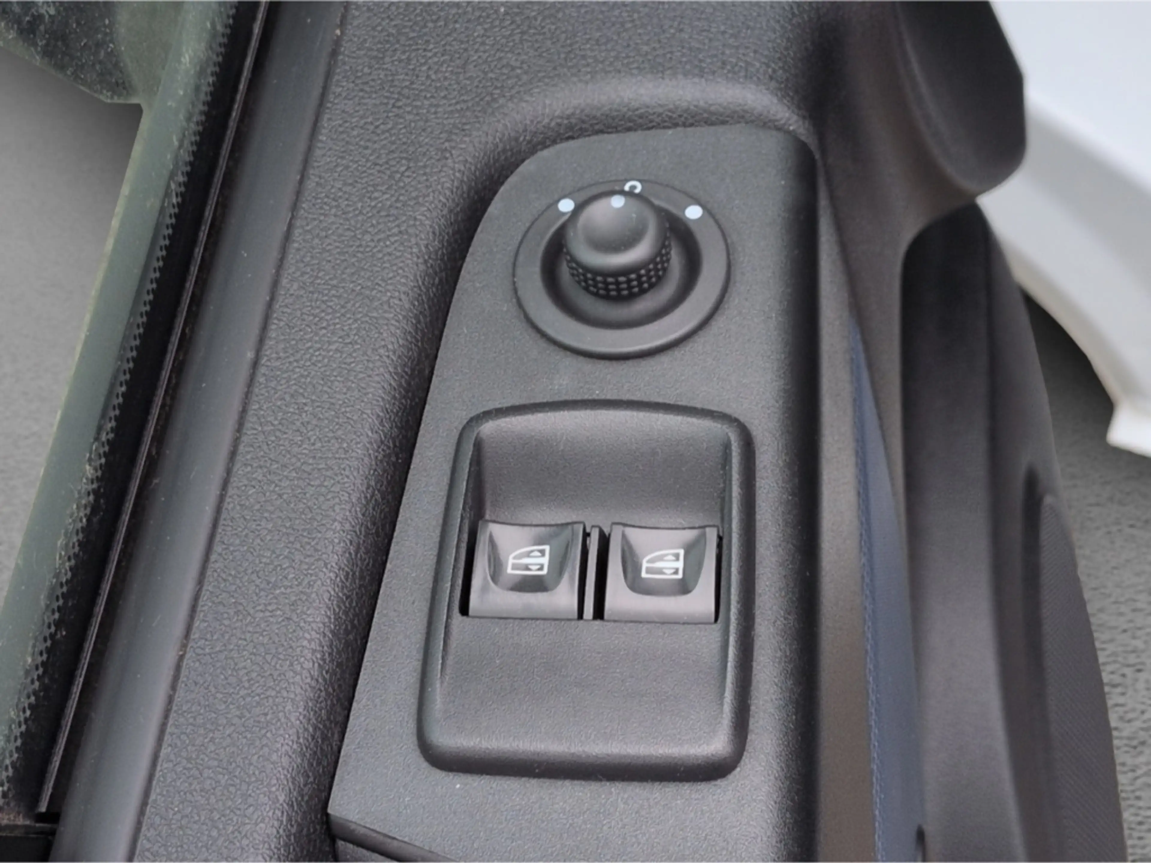Opel Vivaro Kasten 2,8t 1.6D*AHK Temp PDC Klima Bluet — photo 15