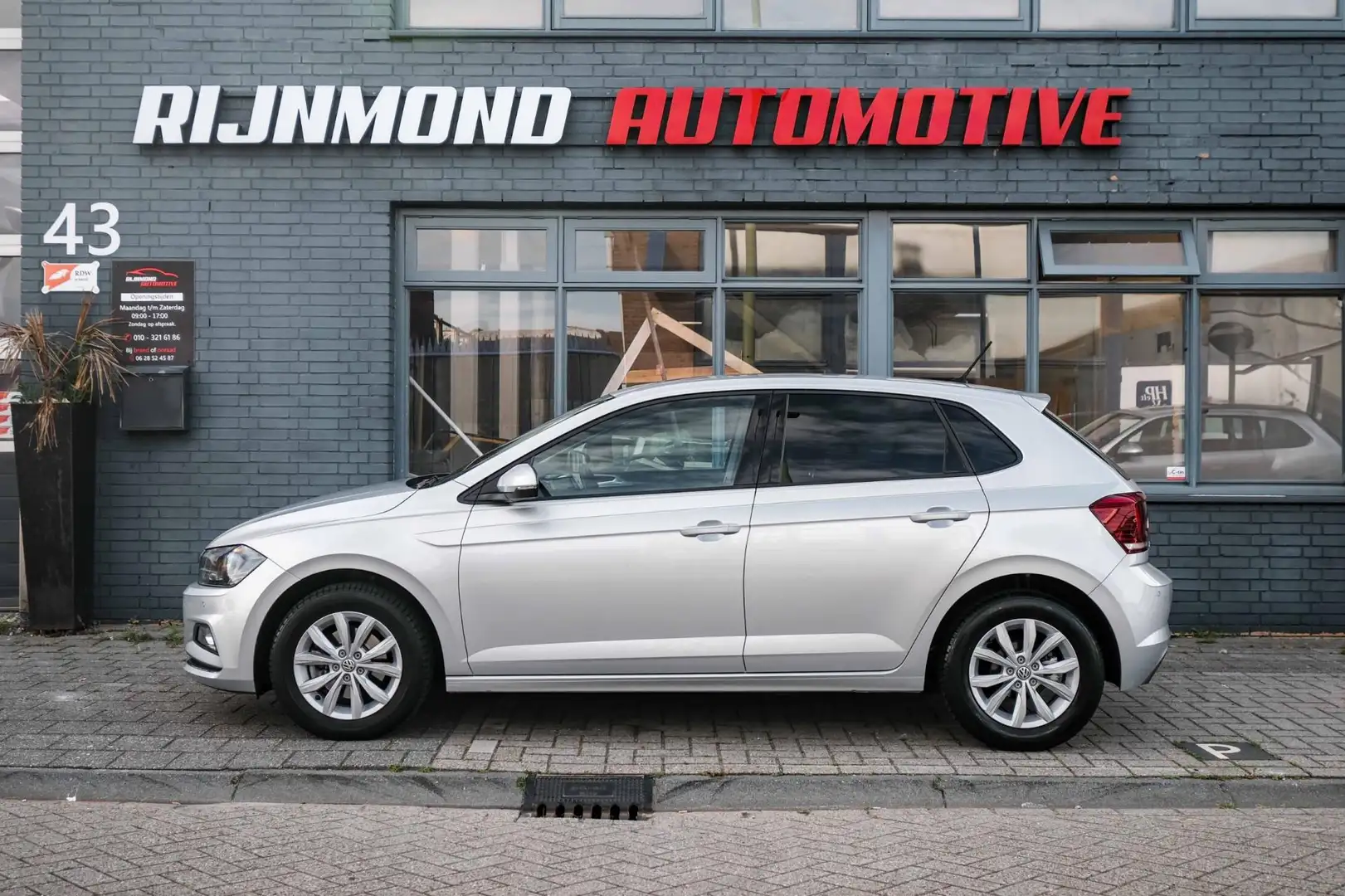 Volkswagen Polo 1.0 TSI Highline Business R 115PK|Carplay|Acc|Dsg| Grijs - 2