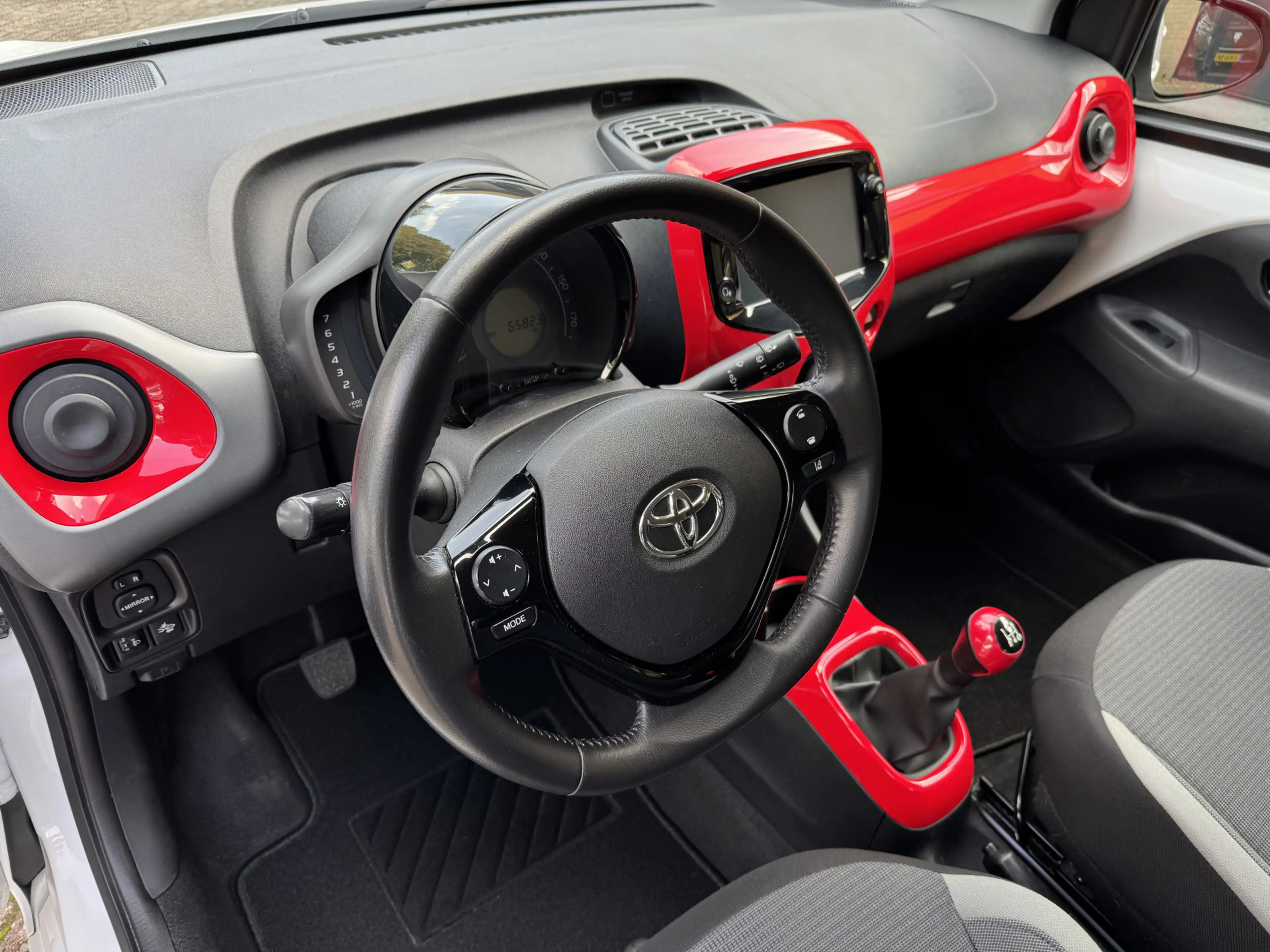 Toyota Aygo 1.0 VVT-i X 5drs Camera Carplay — photo 3