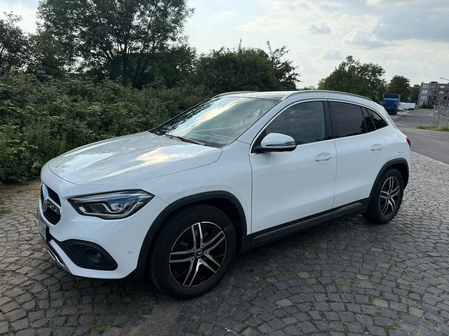 Mercedes-Benz GLA 220 GLA 220 d 4Matic 8G-DCT Progressive Alb - 1