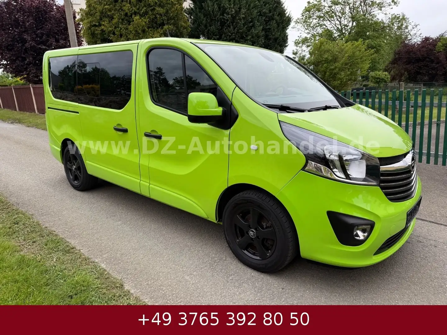 Opel Vivaro B 2.7 t 9 Sitze Klima 120 tkm Green - 1
