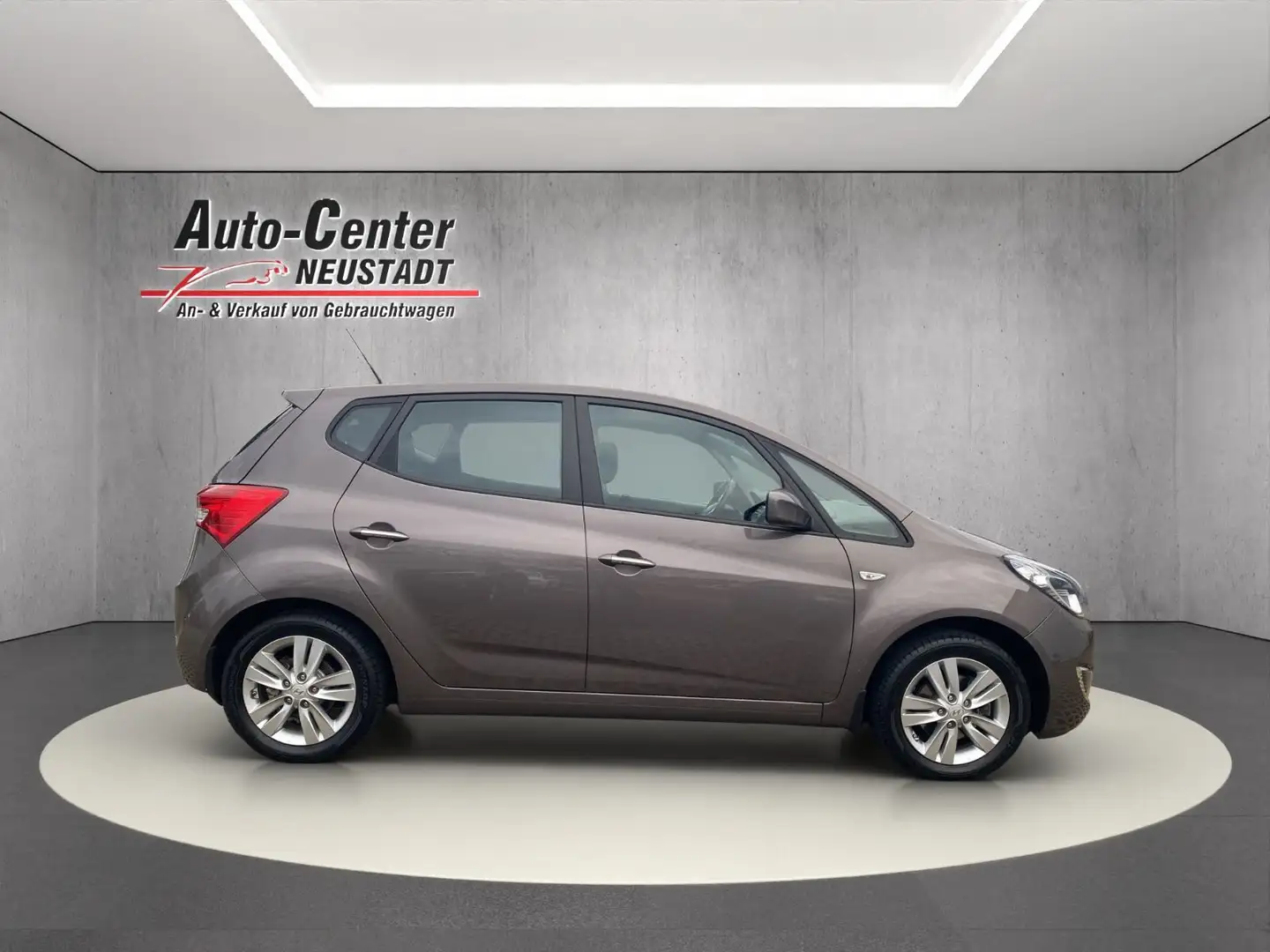 Hyundai iX20 1.6 Trend PANO/KLIMAA/KAMERA/SHZ Braun - 2