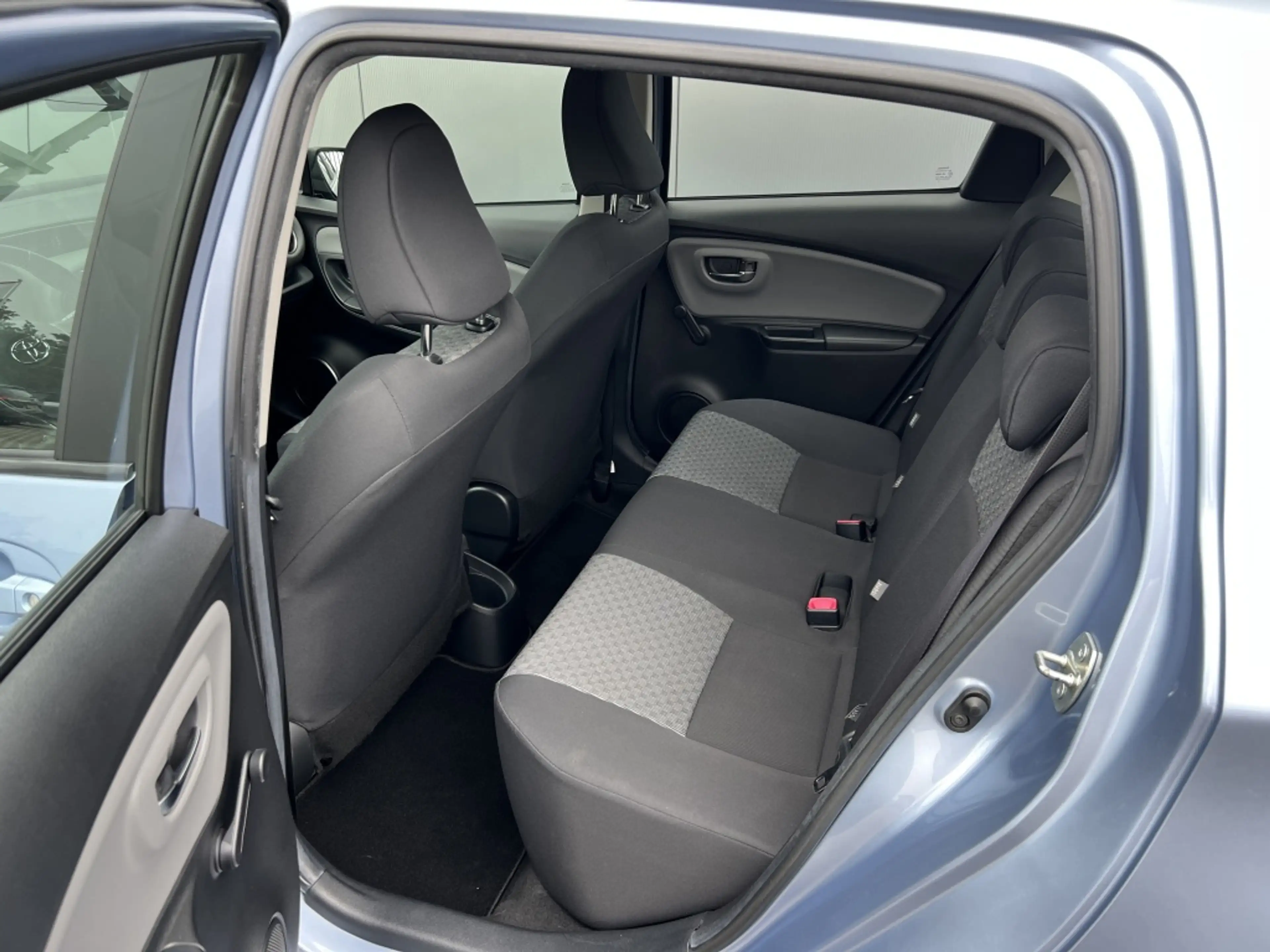 Toyota Yaris 1.3 VVT-i Aspiration — photo 5