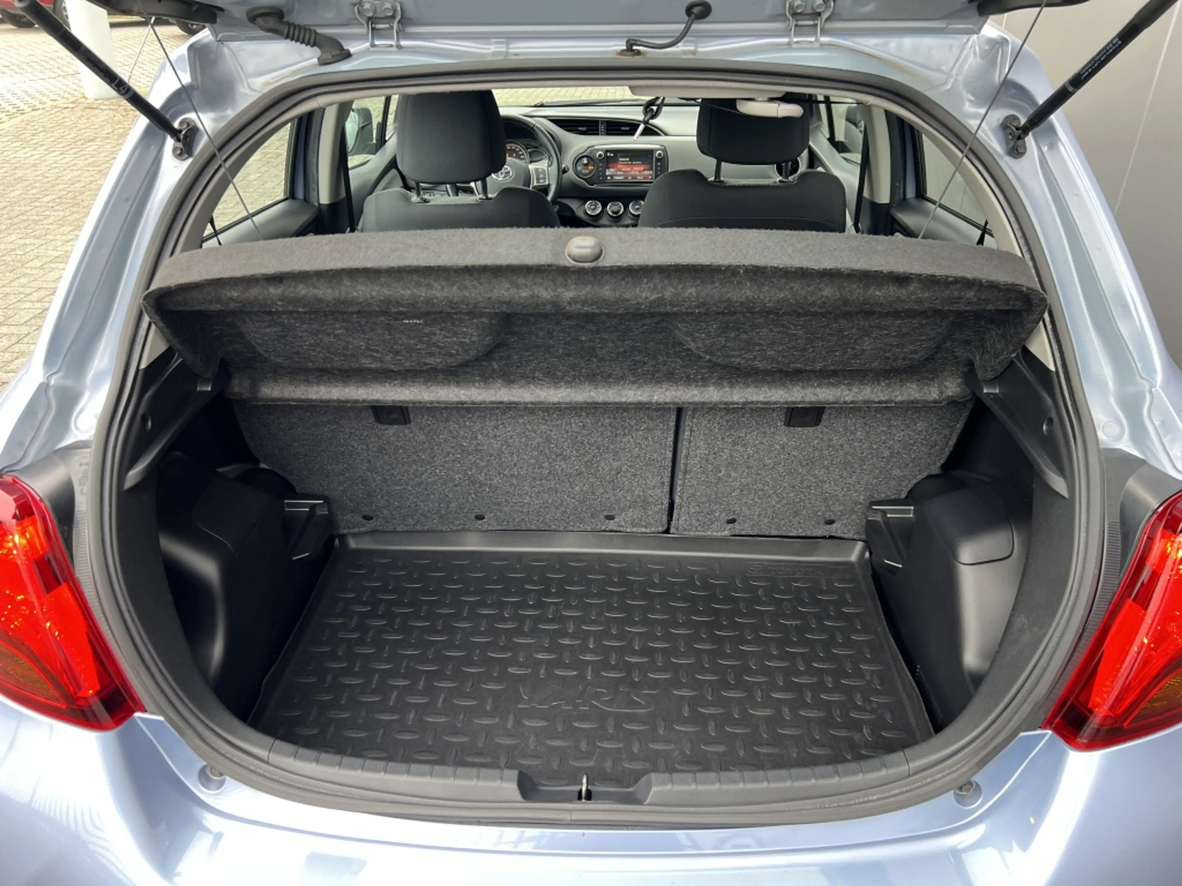 Toyota Yaris 1.3 VVT-i Aspiration — photo 4