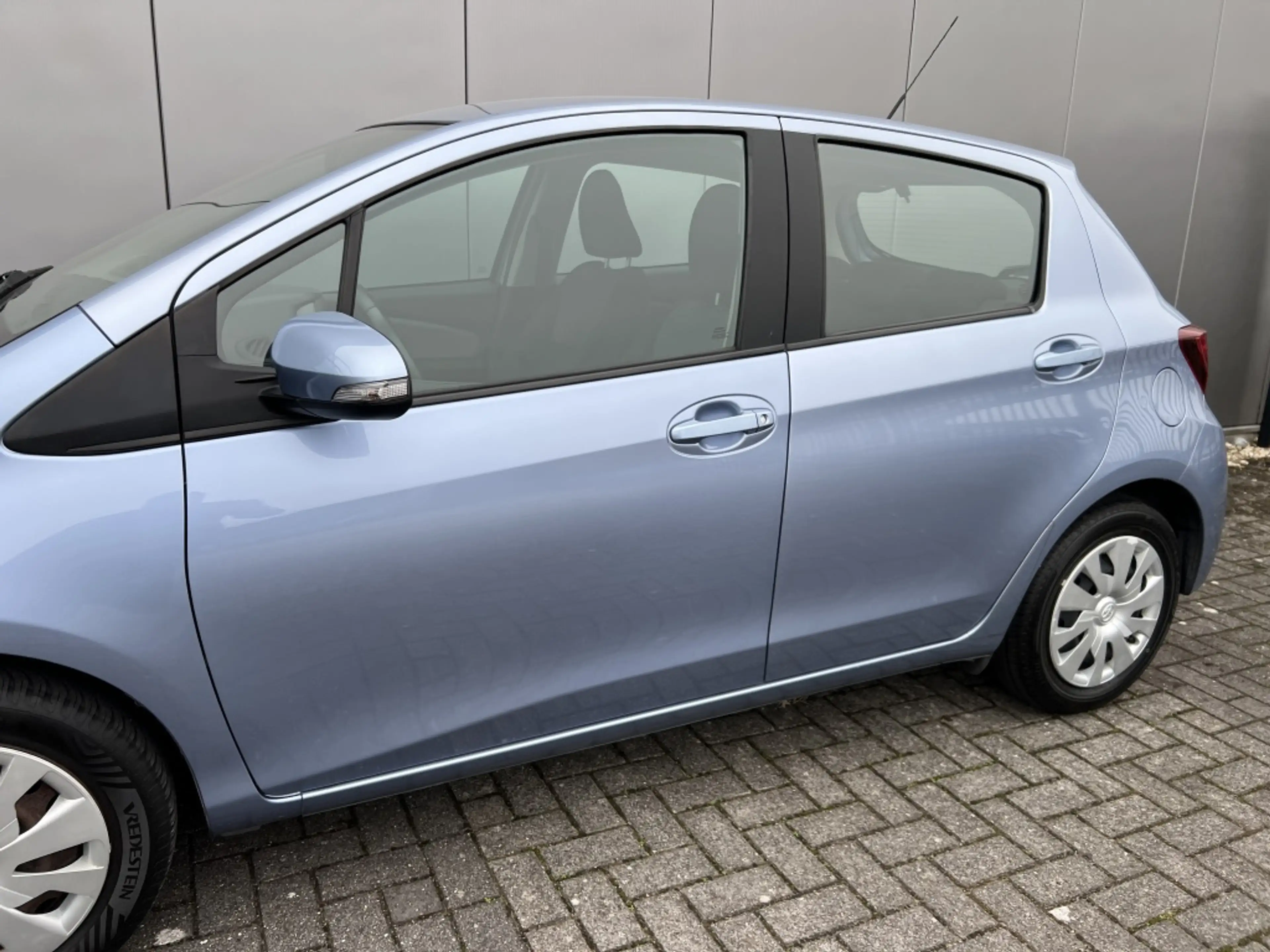 Toyota Yaris 1.3 VVT-i Aspiration — photo 21