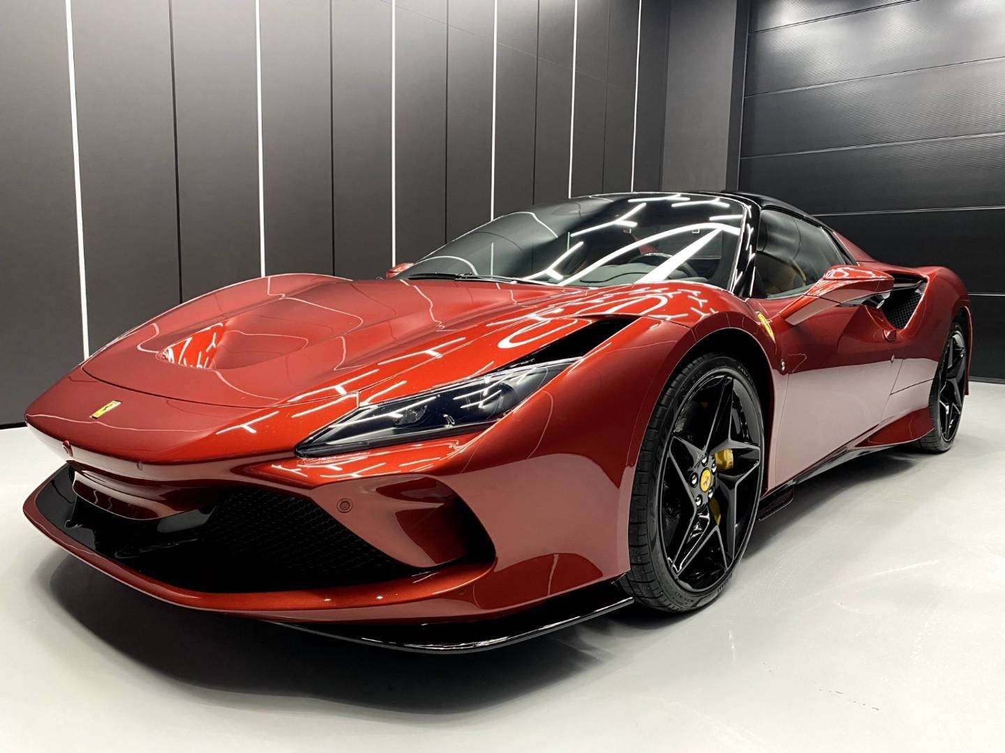 Brugt Ferrari F8 Spider 3.9