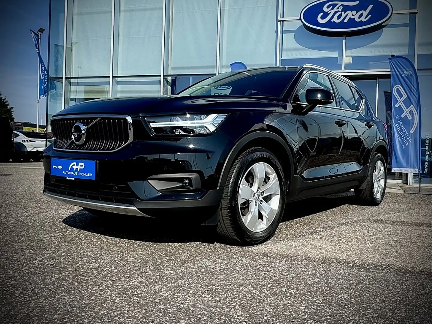 Volvo XC40 1.5 T3 Momentum Pro 2WD KEYLESS/PARKSENSOREN/36... Schwarz - 2