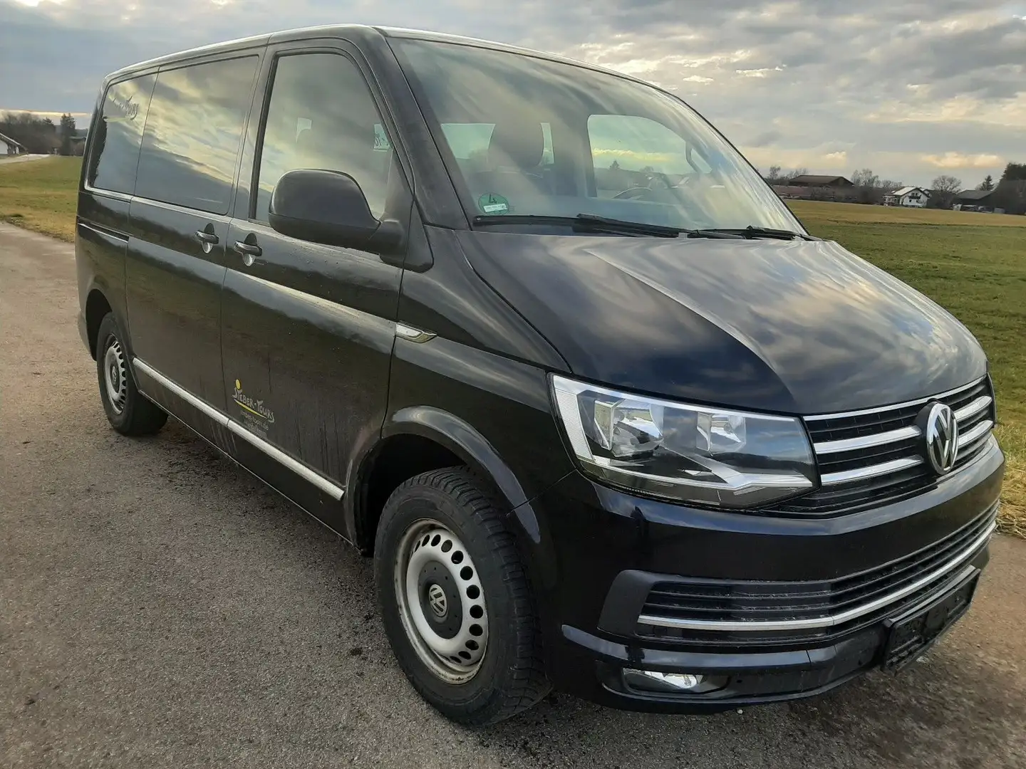 Volkswagen T6 Caravelle Highline 8-Sitze Leder Standheizung Schwarz - 1