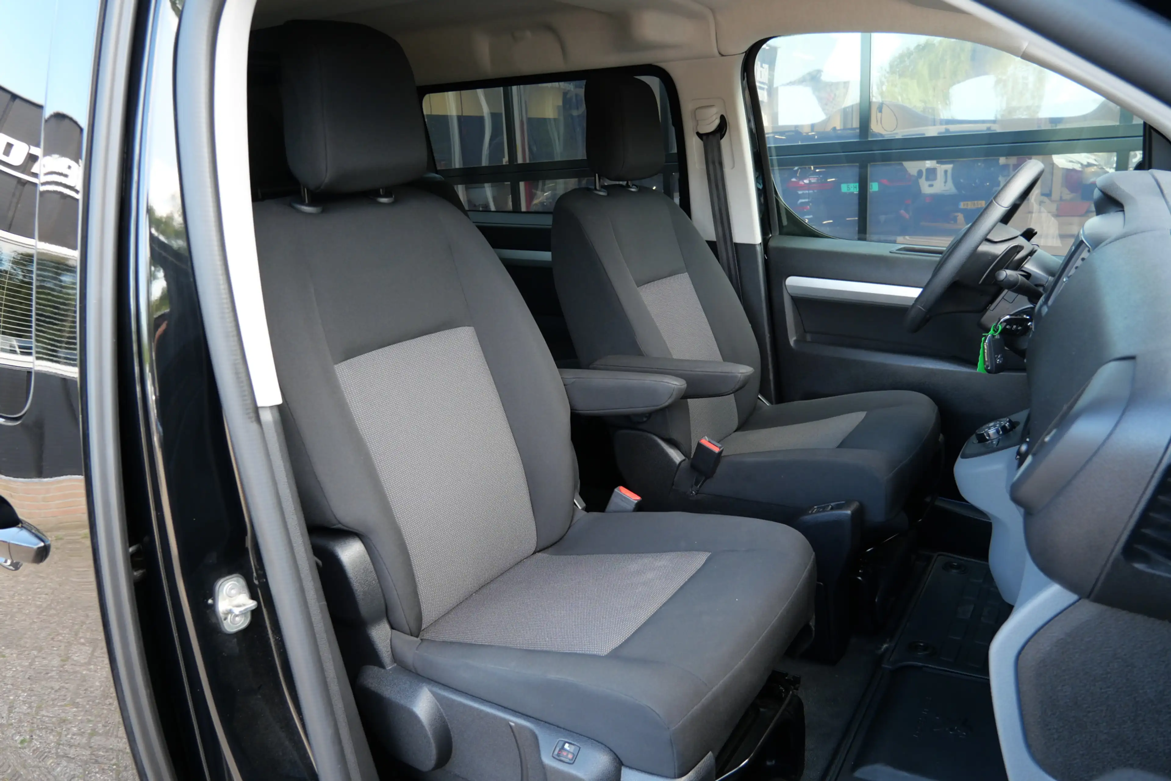 Peugeot Expert 2.0 BlueHDI 180 Long Sport DC Automaat | NL-Auto | — photo 6