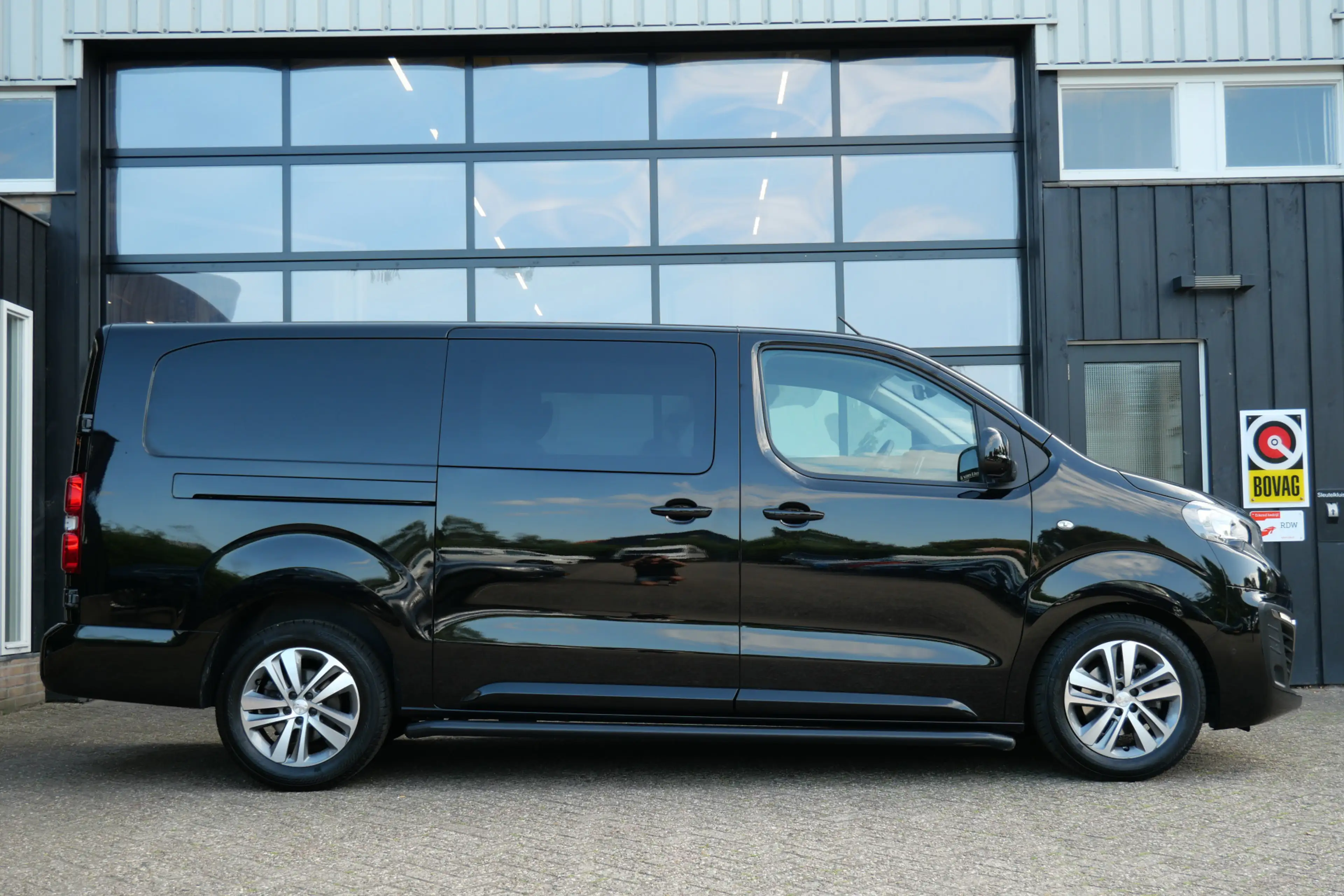 Peugeot Expert 2.0 BlueHDI 180 Long Sport DC Automaat | NL-Auto | — photo 4