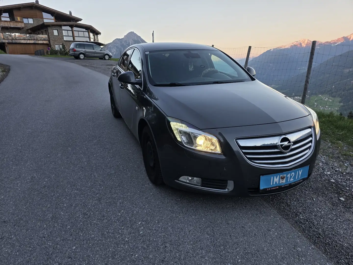 Opel Insignia 1,6 Edition Ecotec - 1