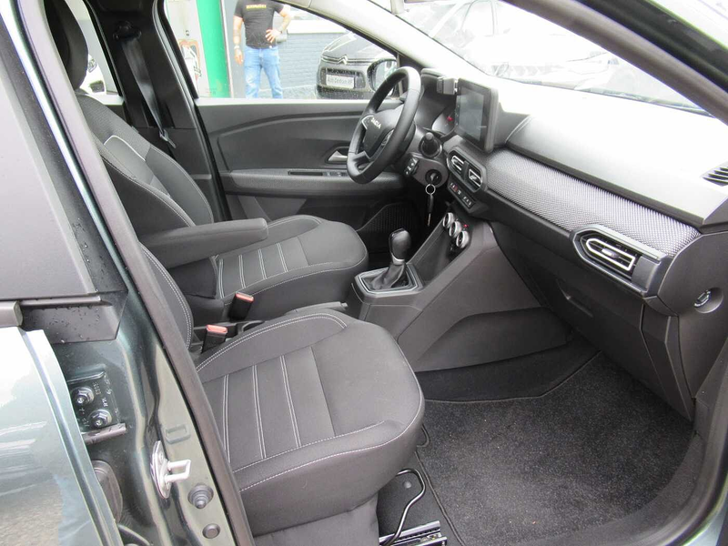 Dacia Sandero TCe 90 CVT — photo 12