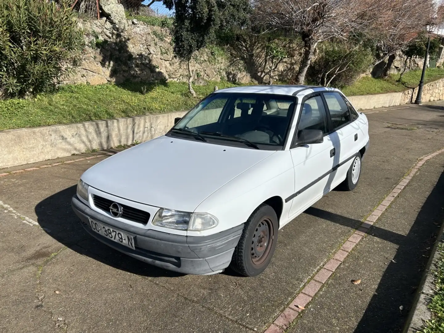 Opel Astra 1.4i GL 82 Blanco - 2