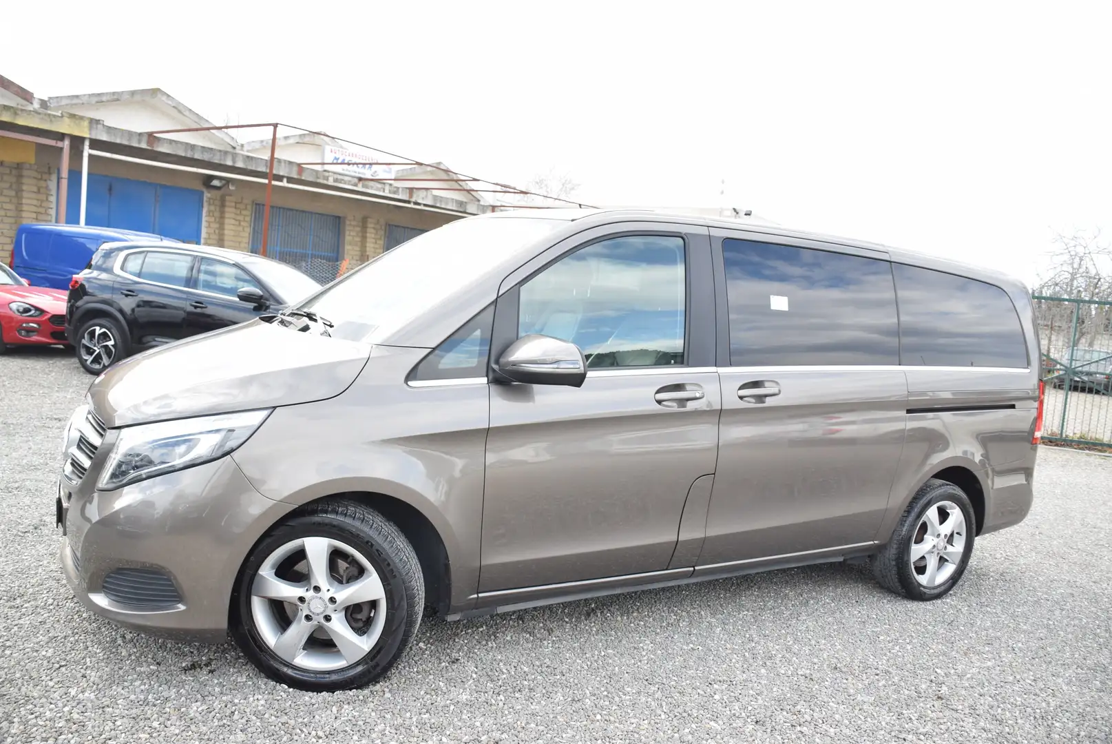 Mercedes-Benz V 220 d 163CV 6M LONG PREMIUM 6POSTI FULL IVA DETRAIBILE Gri - 1