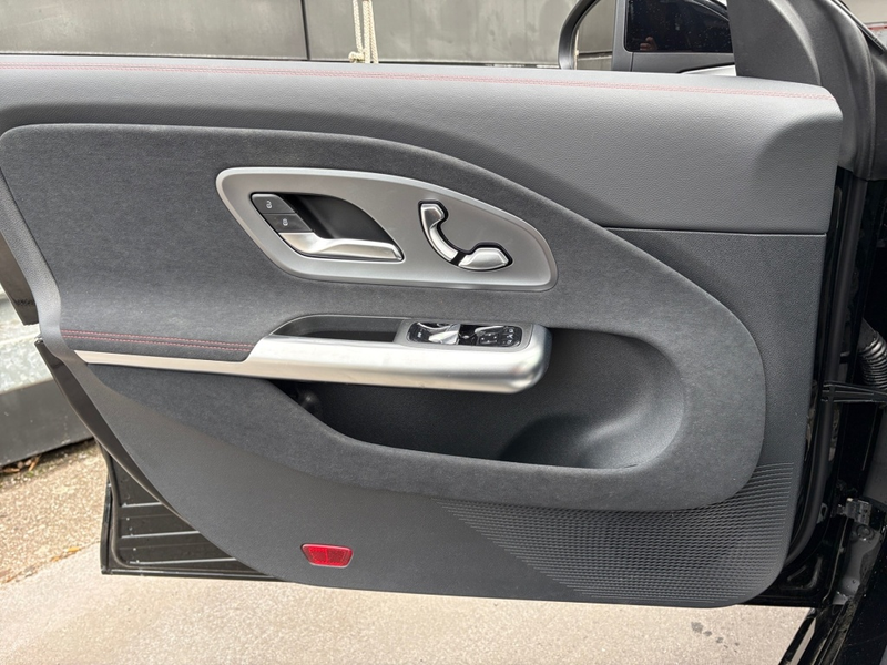 Mercedes-Benz CLA 200 4M AMG-Line+Night+Pano+DISTRONIC+KEYLESS — photo 14