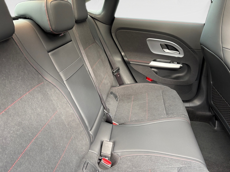 Mercedes-Benz CLA 200 4M AMG-Line+Night+Pano+DISTRONIC+KEYLESS — photo 9