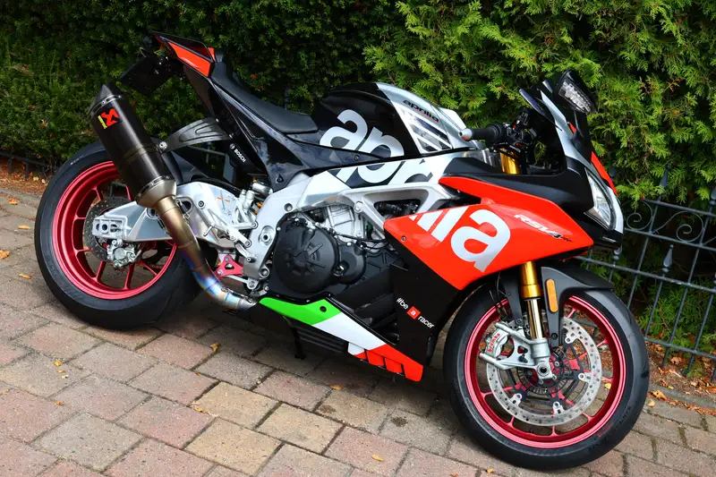 Aprilia RSV4 - foto 7