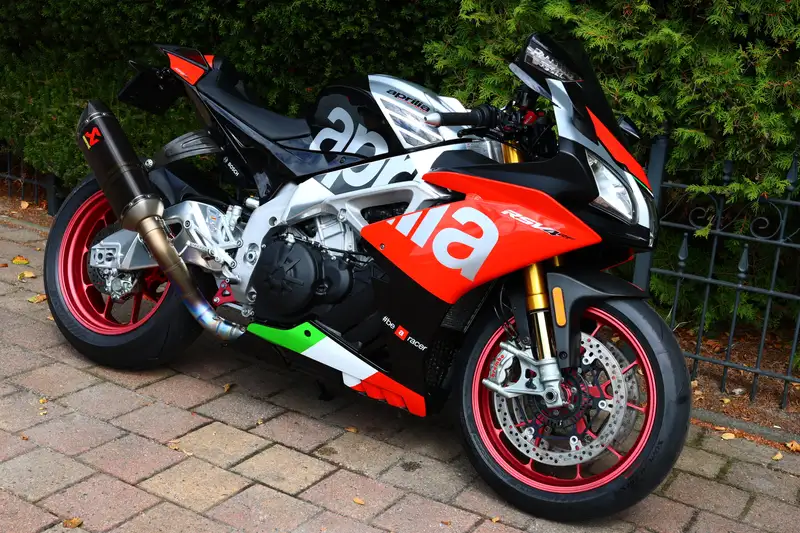 Aprilia RSV4 - foto 6